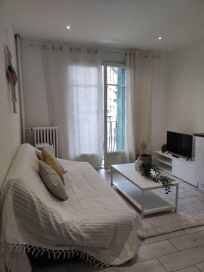 NICE VILLE: COSY WHITE